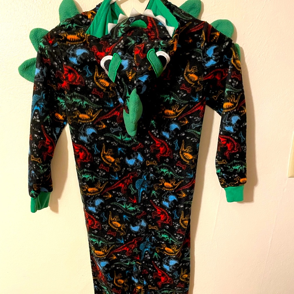 Pajama sleeper by Sleep On It.  Dinosaur S(6/7)